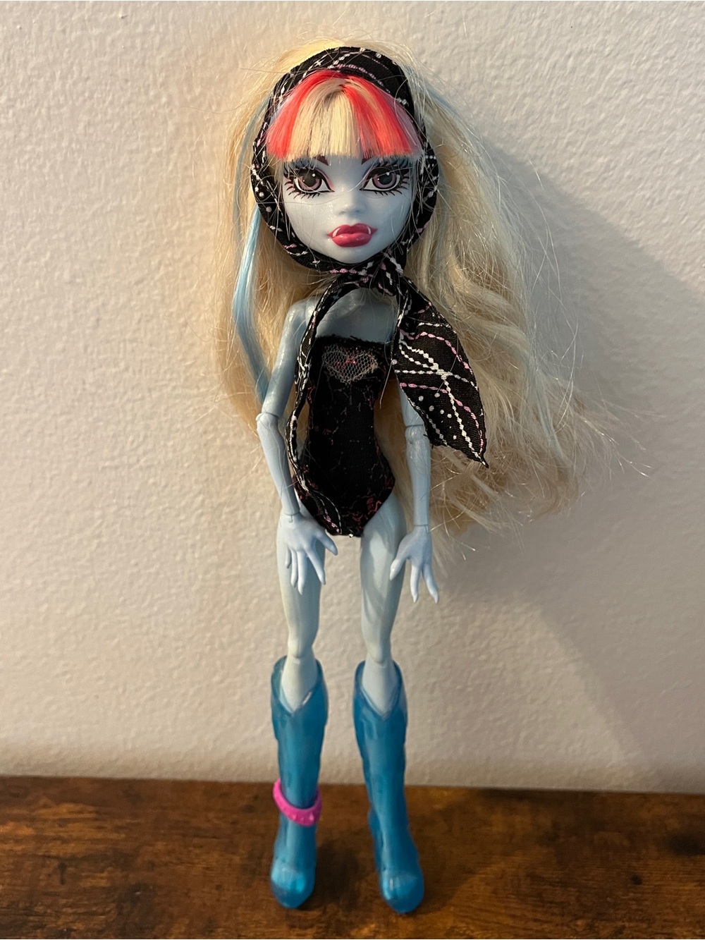 Monster High Doll ~ Music Festival Abbey Bominable G1